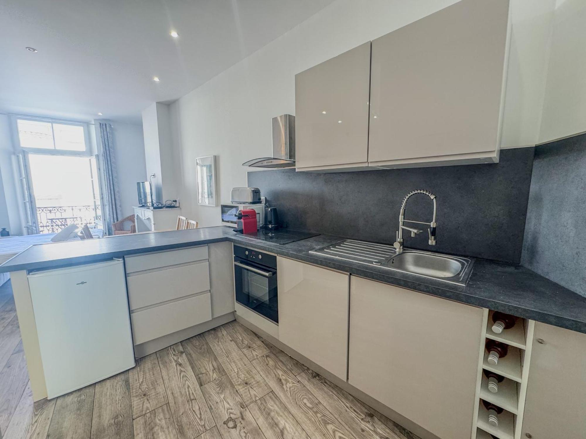 Forville Market View Apartment Cannes