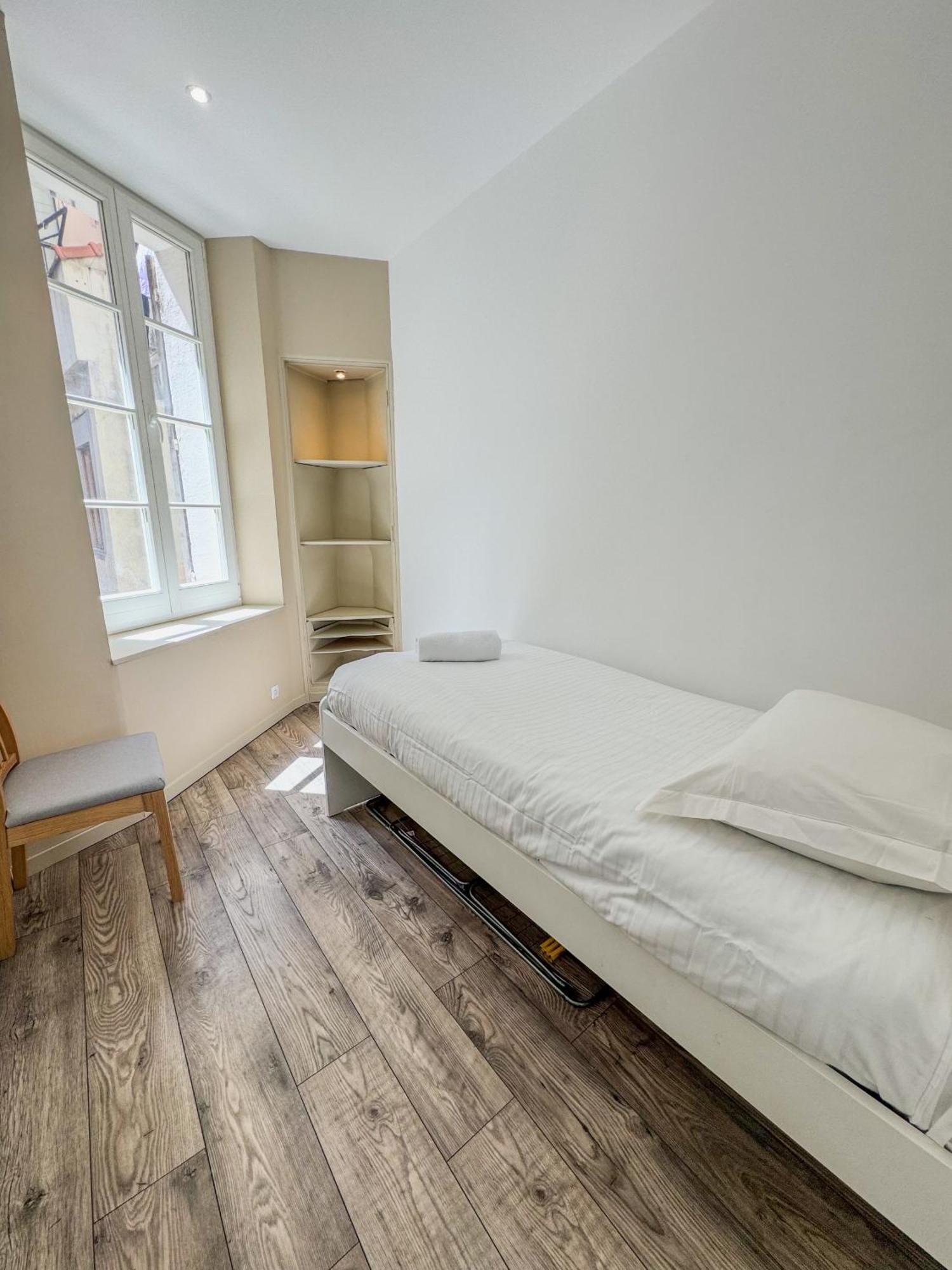 Apartment Forville Market View